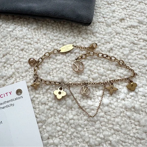 Louis Vuitton Monogram Charm Blooming Supple Bracelet | Gold - Picture 4 of 13